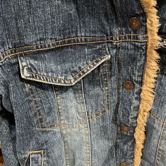 Y2K Vintage Wrangler Denim Jacket Faux Fur Lining - Picture 3 of 7
